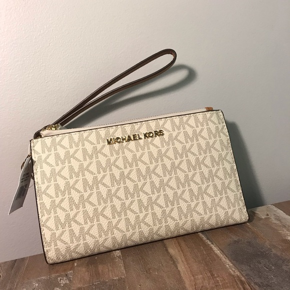 Michael Kors Handbags - 🌿FINAL🌿NWT MK Double Zip Wristlet